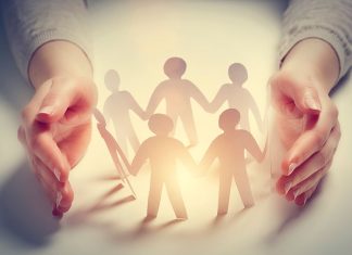 Какую роль играют меценаты и волонтеры в помощи детям сиротам?