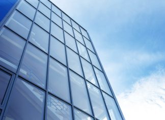 Варианты использования алюминиевых витражей