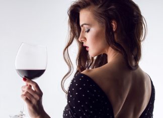 Лучшие алкогольные напитки для женщин: разнообразие и утонченность