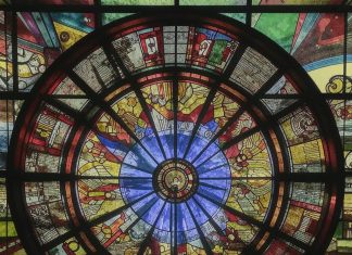 Как сделать витражное остекление?