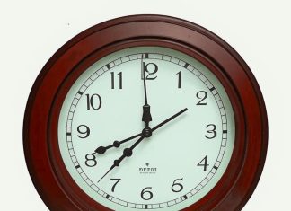 Напольные часы — интересное решение для дизайна интерьера