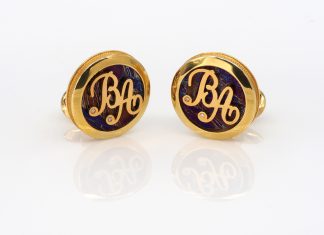 ЗАПОНКИ С ИНИЦИАЛАМИ ДЛЯ МУЖЧИНЫ: КОГДА ЗВЕЗДЫ СТАНОВЯТСЯ БЛИЖЕ