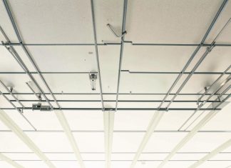 Этапы натягивания потолков