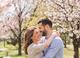 Где люди чаще знакомятся для интима?