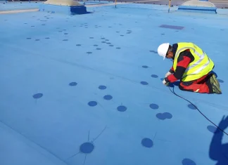 Ремонт наплавляемой кровли: технология восстановления битумно-полимерного покрытия
