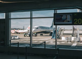 Бюджетный перевозчик Ryanair проводит распродажу: рейсы – от € 20