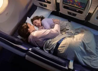 Революция в авиаперевозках: в эконом-класс поступают спальные места