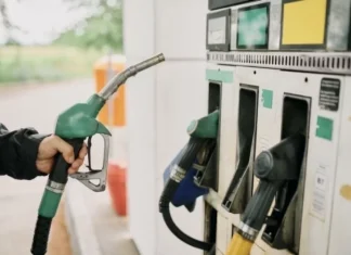 Средняя стоимость галлона бензина в США выросла на $1