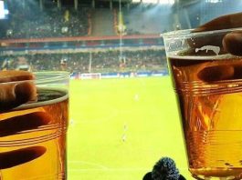 Свищев: В ближайшее время перспектив по возвращению пива на стадионы нет