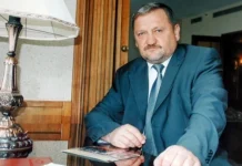 Банк России выпустит серебряную монету в честь 75-летия Ахмата Кадырова