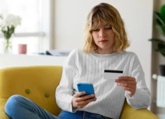 Юрист Асанова объяснила, как вернуть деньги в случае ошибочного перевода