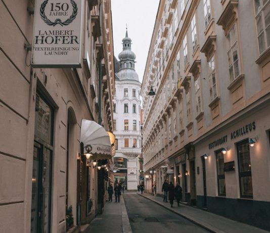 Лоукостер Ryanair перестанет выполнять 9 рейсов из Литвы и Латвии