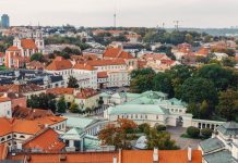 Лоукостер Wizz Air распродает авиабилеты из Вильнюса: перелеты – от € 10