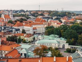 Лоукостер Wizz Air распродает авиабилеты из Вильнюса: перелеты – от € 10