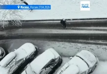 Москву накрыл небывалый за всю историю наблюдений снегопад