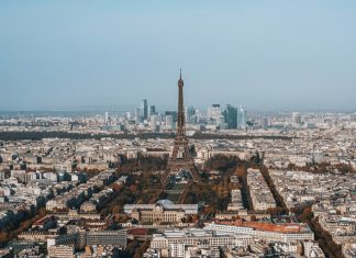 Парижский небоскреб Монпарнас закрывается на реконструкцию