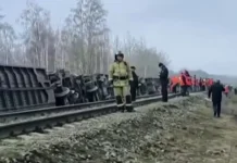 Пассажирский поезд Москва — Челябинск сошел в рельсов, пострадали 35 человек