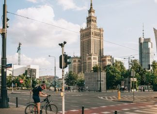 Подать документы на легализацию в Польше можно будет онлайн (обновлено)