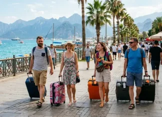 Российские туристы потратили на отдых за границей 50 миллиардов долларов