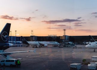 Система пропуска EES вызвала многочасовые очереди в аэропортах