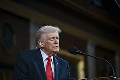 Трамп заявил, что ведет переговоры с Путиным