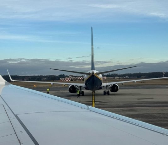 У лоукостера Ryanair новая распродажа: авиаперелеты – от € 15