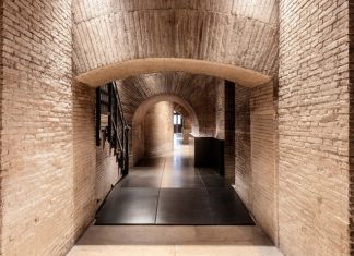 У Пантеона в Риме открыли выставочное пространство среди руин