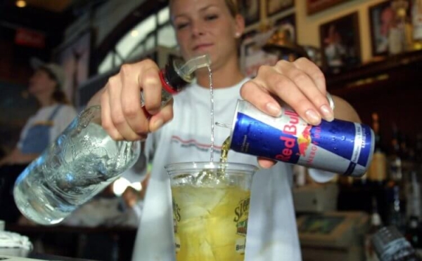 Энергетики с алкоголем делают людей тупыми: эксперимент дал неожиданный результат - Hi-News.ru