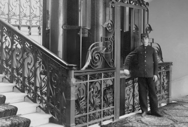 Зачем в лифте нужно зеркало: неожиданные факты, о которых вы не знали - Hi-News.ru