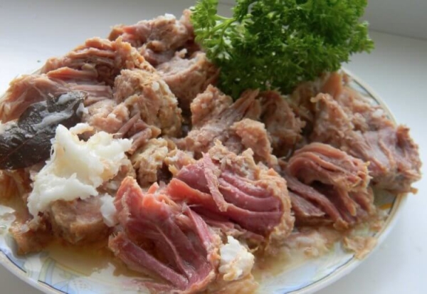 Можно ли вместо мяса всегда есть тушенку - Hi-News.ru