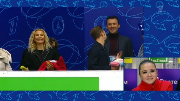 Что устроила Валиева после проката? Два захода на неудавшийся прыжок &ndash; два падения сквозь смех