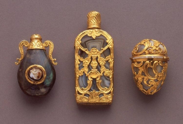 Неожиданное увлечение Леонардо да Винчи: он создавал духи, от которых людей тошнило - Hi-News.ru