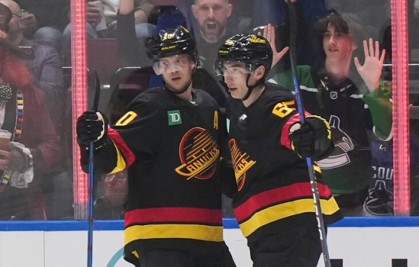 Сенсационный старт «Ванкувера» – лучший за 10 лет: Кузьменко и Михеев помогают главной звезде ассистами