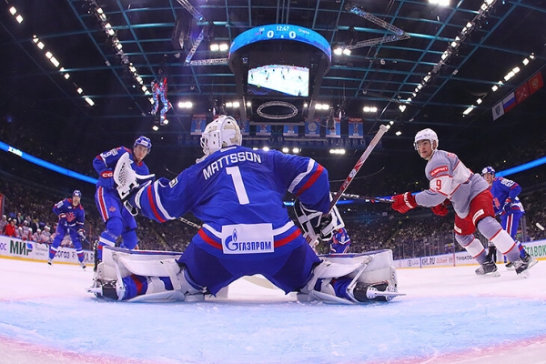 Лучший вратарь КХЛ проваливается в СКА. Что с ним происходит?