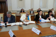 Точные сроки высадки рассады в теплицу назвал новосибирцам овощевод Овечкин