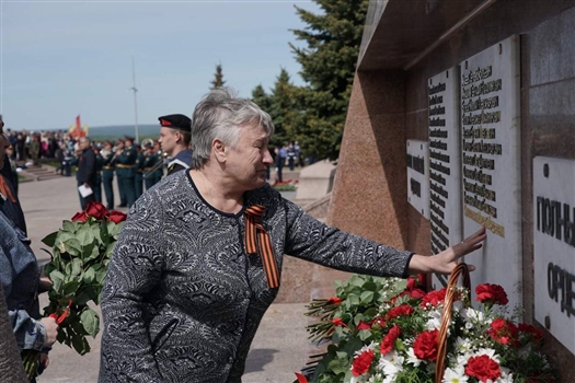 В День Победы на мемориал Героев Отечества в Самаре нанесли имя погибшего участника СВО