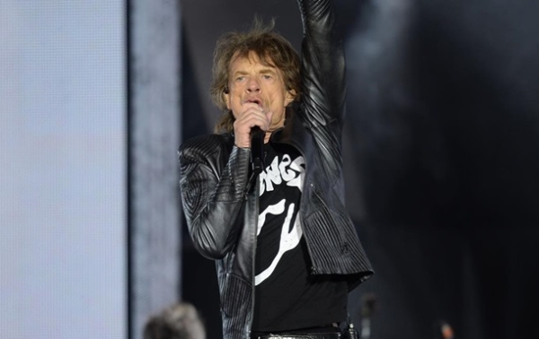 Мик Джаггер станцевал после операции на сердце