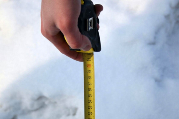 Пять часов в плену сугробов провел заплутавший житель Новосибирска