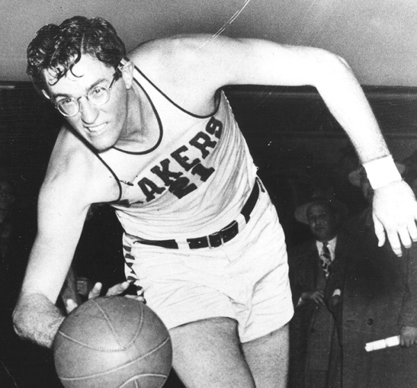 Почему в баскетболе дают именно 24 секунды на атаку