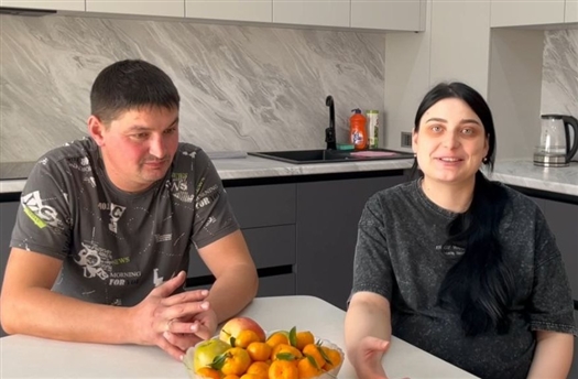 Молодая семья из Большой Черниговки отпраздновала новоселье