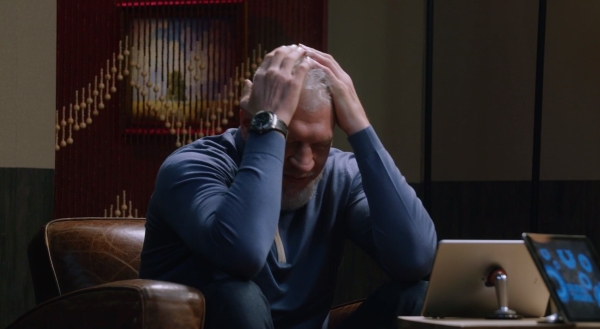 Емельяненко воровал деньги, ездил без номеров после встречи с Путиным и научил весь двор курить. Шоу на шоу у Мусагалиева