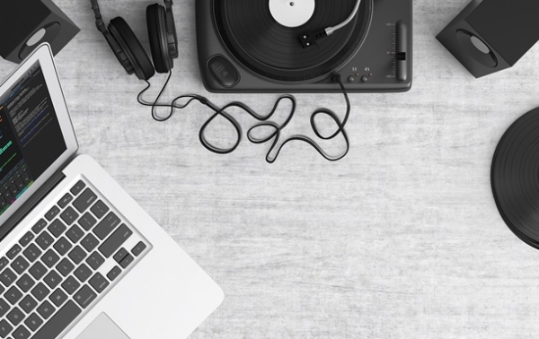 Композиция, написанная с помощью ИИ, была номинирована на премию Грэмми