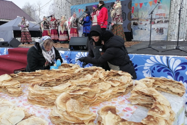 Блинный рекорд установлен на Масленицу-2025 под Новосибирском