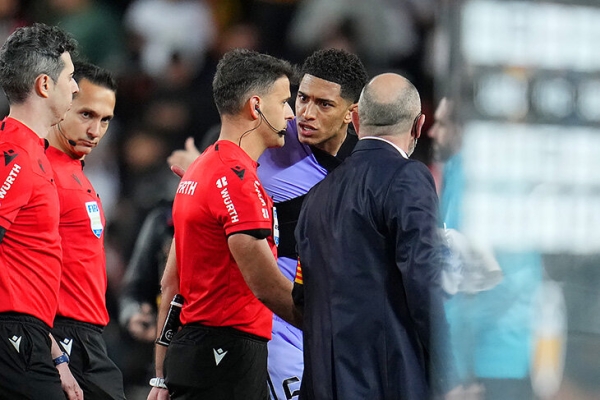 Скандалище: судья свистнул, когда «Реал» забивал победный на 99-й. Не ошибка, просто совпало?