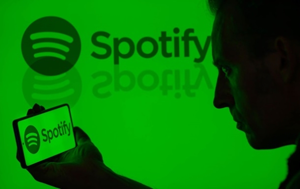 Spotify удалил песни подсанкционных российских певцов