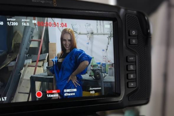 Автомеханик Алиса Корнилова из Новосибирска стала героиней телешоу «Работяги»