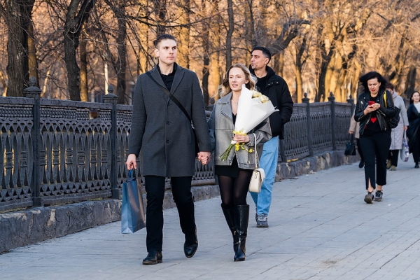 Новосибирские ЗАГСы ждут молодоженов в свой выходной по случаю Дня семьи 8 июля