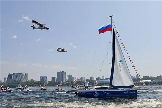 В Самаре "Парад на Волге" объединил почти 500 судов в День России