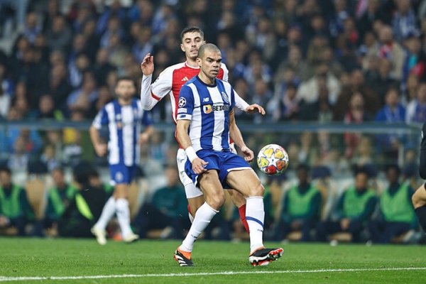 Пепе 41, а он играет за «Порту» в 1/8 финала ЛЧ. В чем секрет?