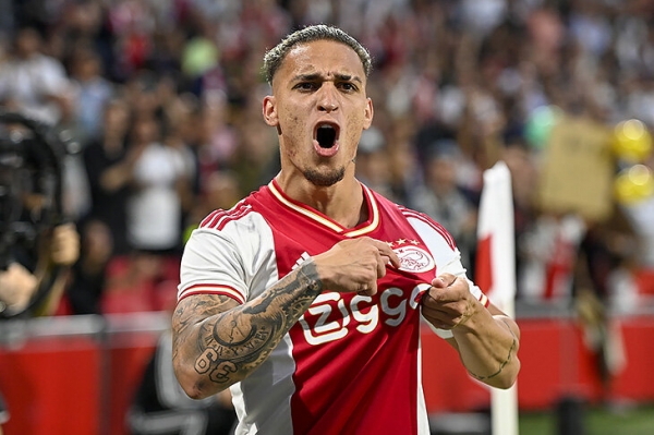 «МЮ» покупает Тен Хагу Антони из «Аякса» за €100 млн. Сто миллионов!